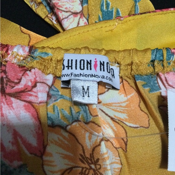 Fashion Nova - Picture 5 of 6